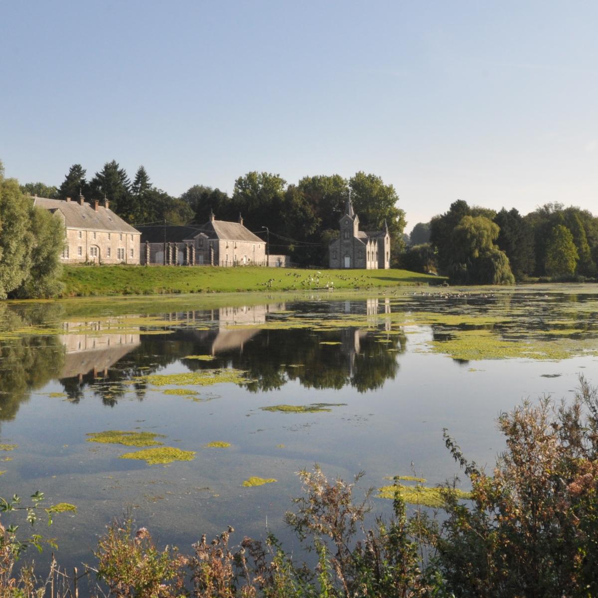 Ch Teau De Jehay Et Sa Fa Ade En Damier Maison Du Tourisme Terres De