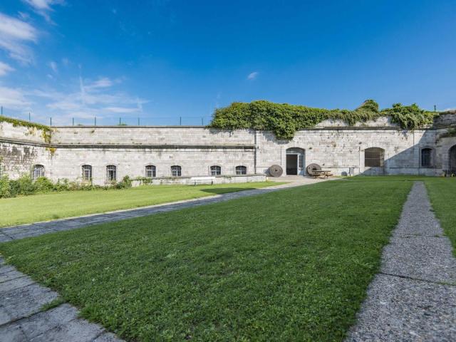 Cours intérieur du fort de Huy