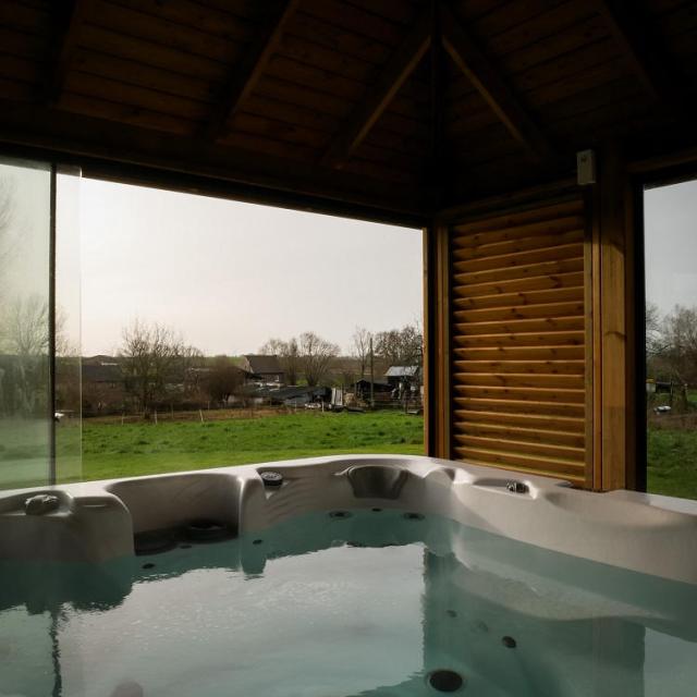 Ju-on-the-road-paradis-dhenri-gite-jacuzzi-Hesbaye-12.jpeg