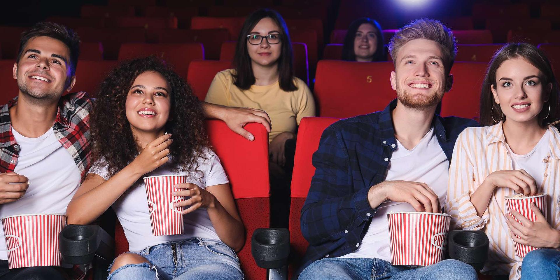 cinéma, couple, popcorn