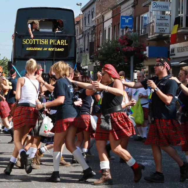 Hannut Cortege Folklorique Du 21 Juillet C Jc Dubois