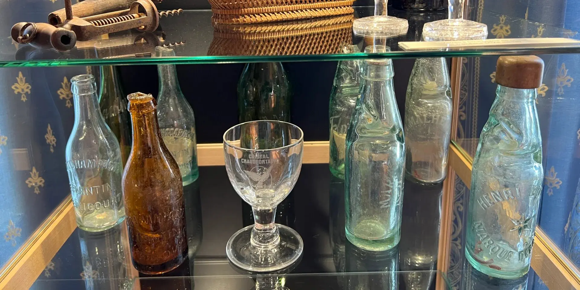Musee De La Hesbaye Vitrine